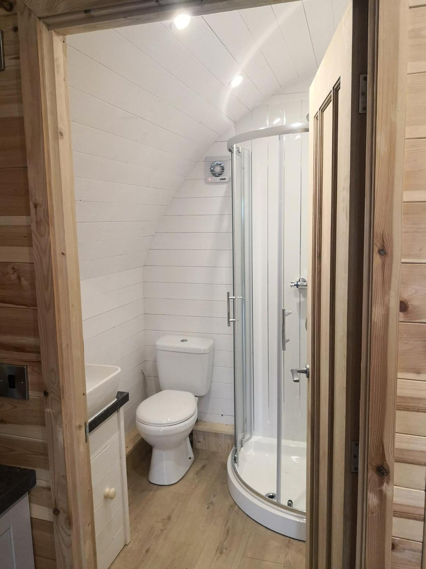 Pond View Pod 1 With Outdoor Hot Tub - Fife - Loch Leven - Lomond Hills Villa Kelty Екстериор снимка