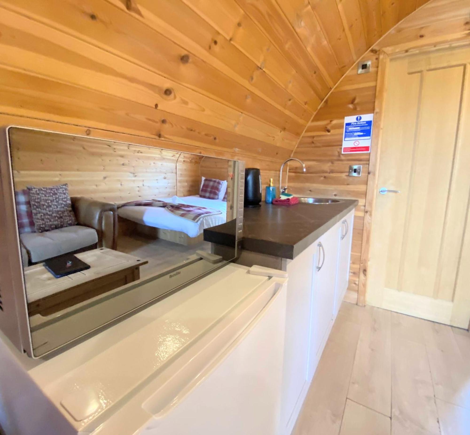 Pond View Pod 1 With Outdoor Hot Tub - Fife - Loch Leven - Lomond Hills Villa Kelty Екстериор снимка