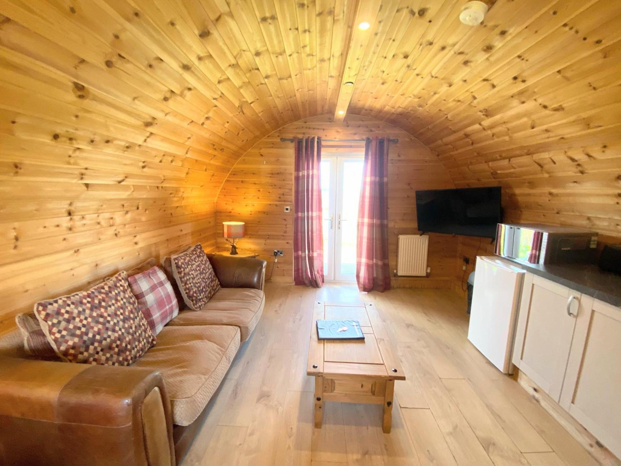 Pond View Pod 1 With Outdoor Hot Tub - Fife - Loch Leven - Lomond Hills Villa Kelty Екстериор снимка
